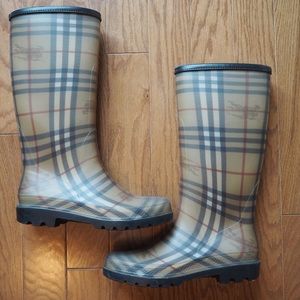 Size 39 Burberry Rainboots